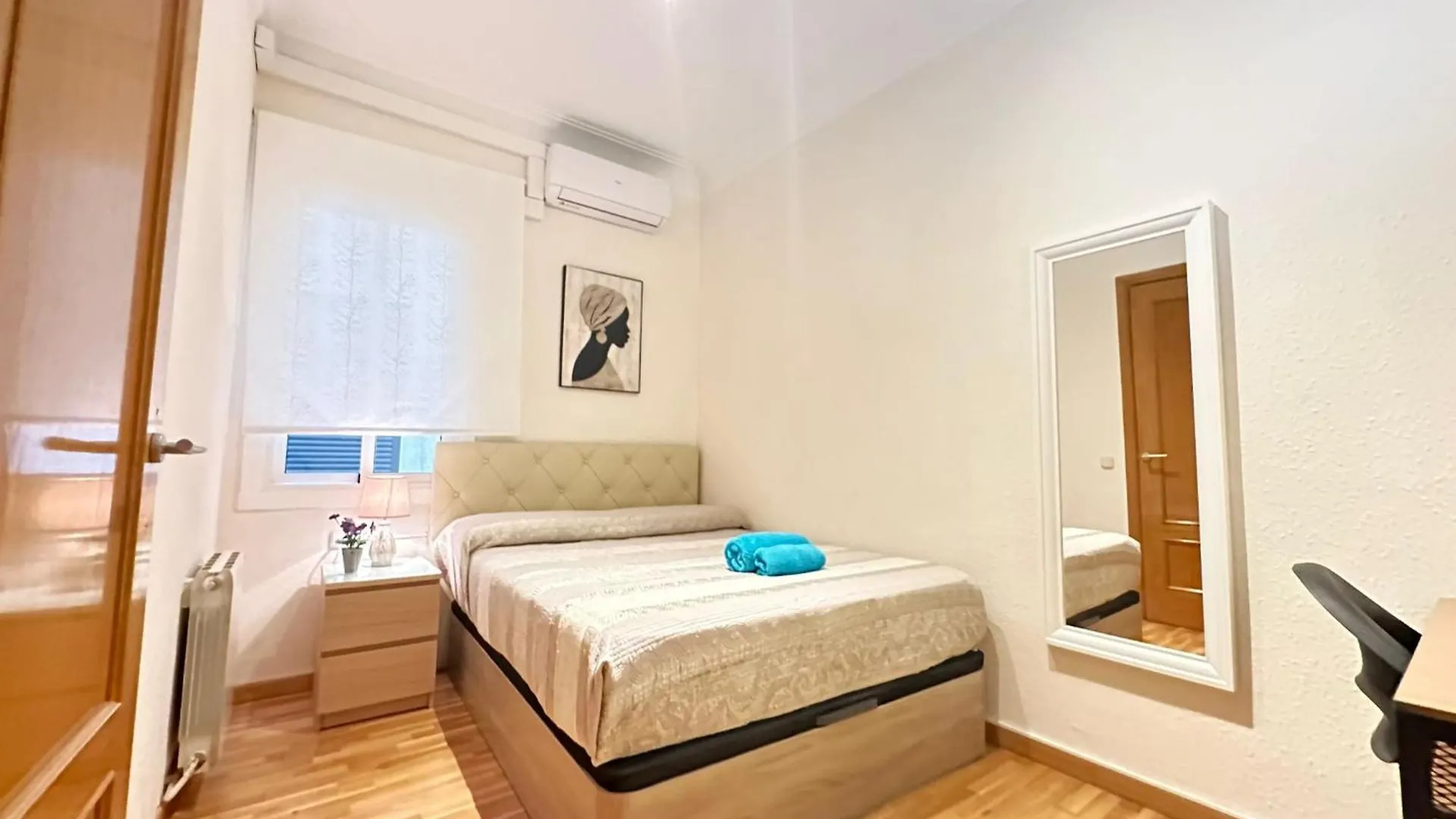 Habitaciones Acogedoras バルセロナ 0*,